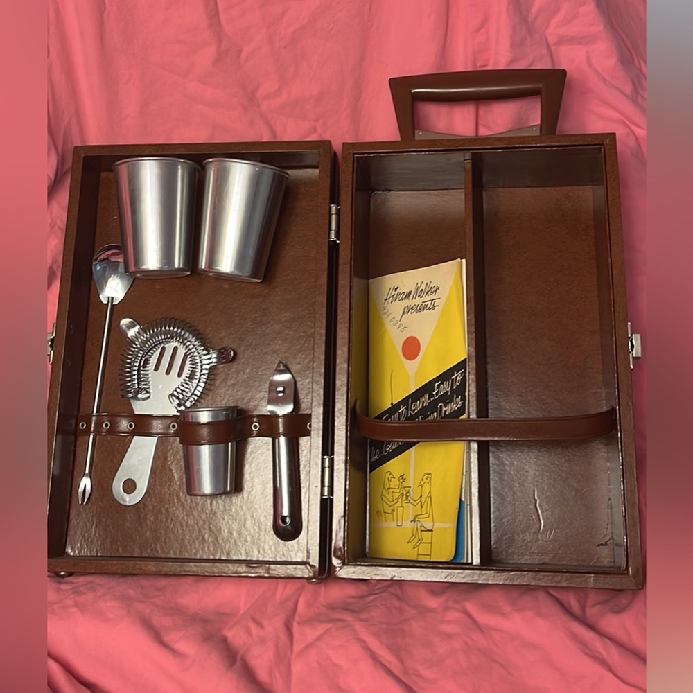Vintage Mid-Century Hiram Walker Drink set, case, booklet